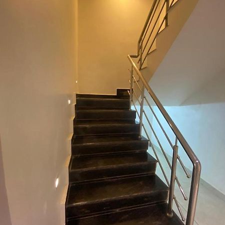 Hotel Raghupati Ayodhya Extérieur photo