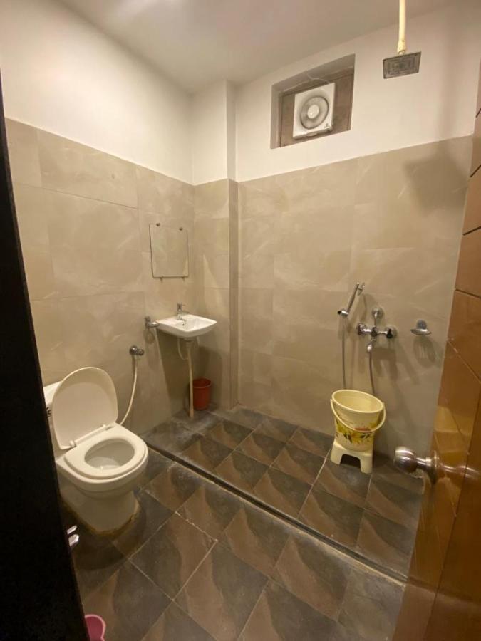 Hotel Raghupati Ayodhya Extérieur photo