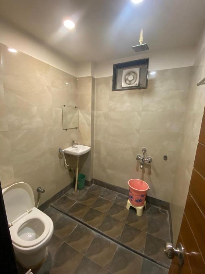 Hotel Raghupati Ayodhya Extérieur photo