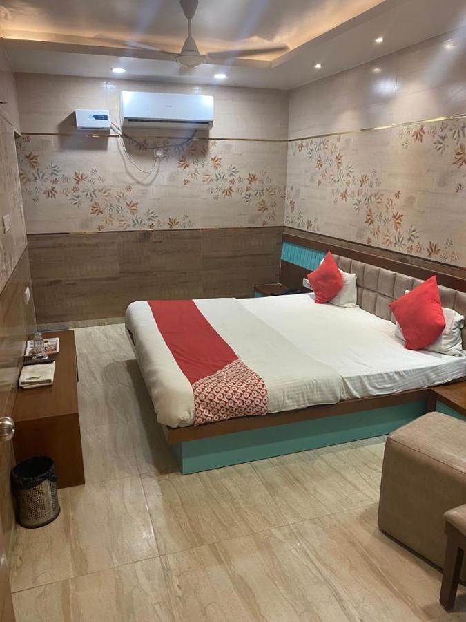 Hotel Raghupati Ayodhya Extérieur photo